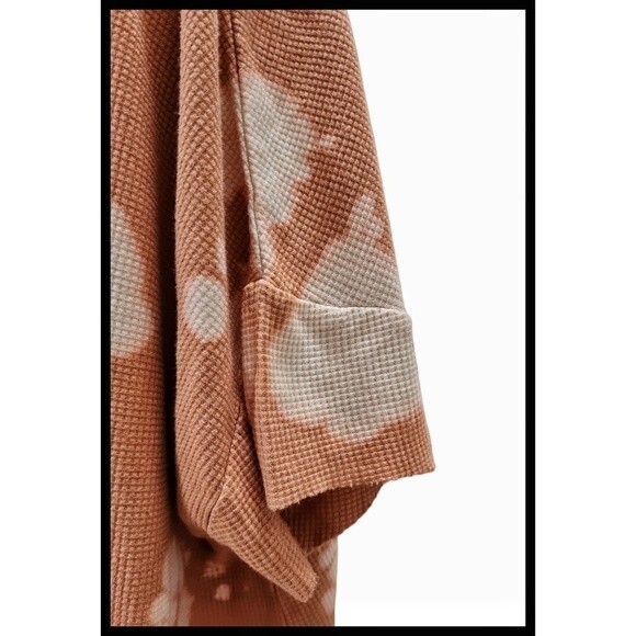 NWT Buckle Gilded Intent Crop Top Shirt Knit Tie Dye Raw Hem Nude Peach Large - Picture 3 of 7